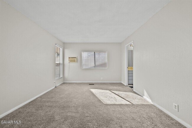 Building Photo - 1858 Park Cir Dr