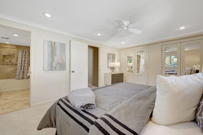 Building Photo - 2015 Freedom Ln