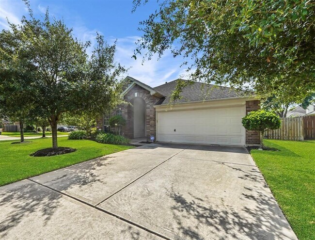 Building Photo - 2501 Shady Falls Ln