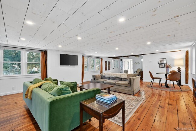 Building Photo - 322 NY-94