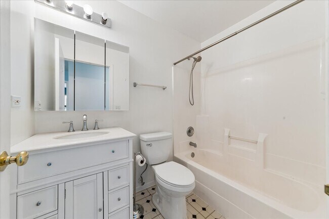 Building Photo - 10562 Casselberry N