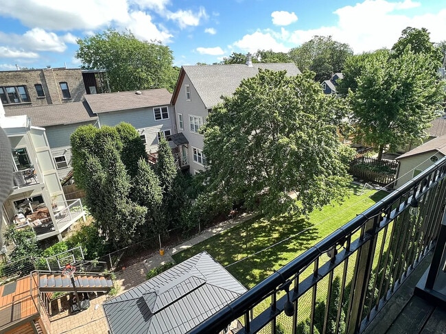 Building Photo - 2065 N Kedzie Blvd