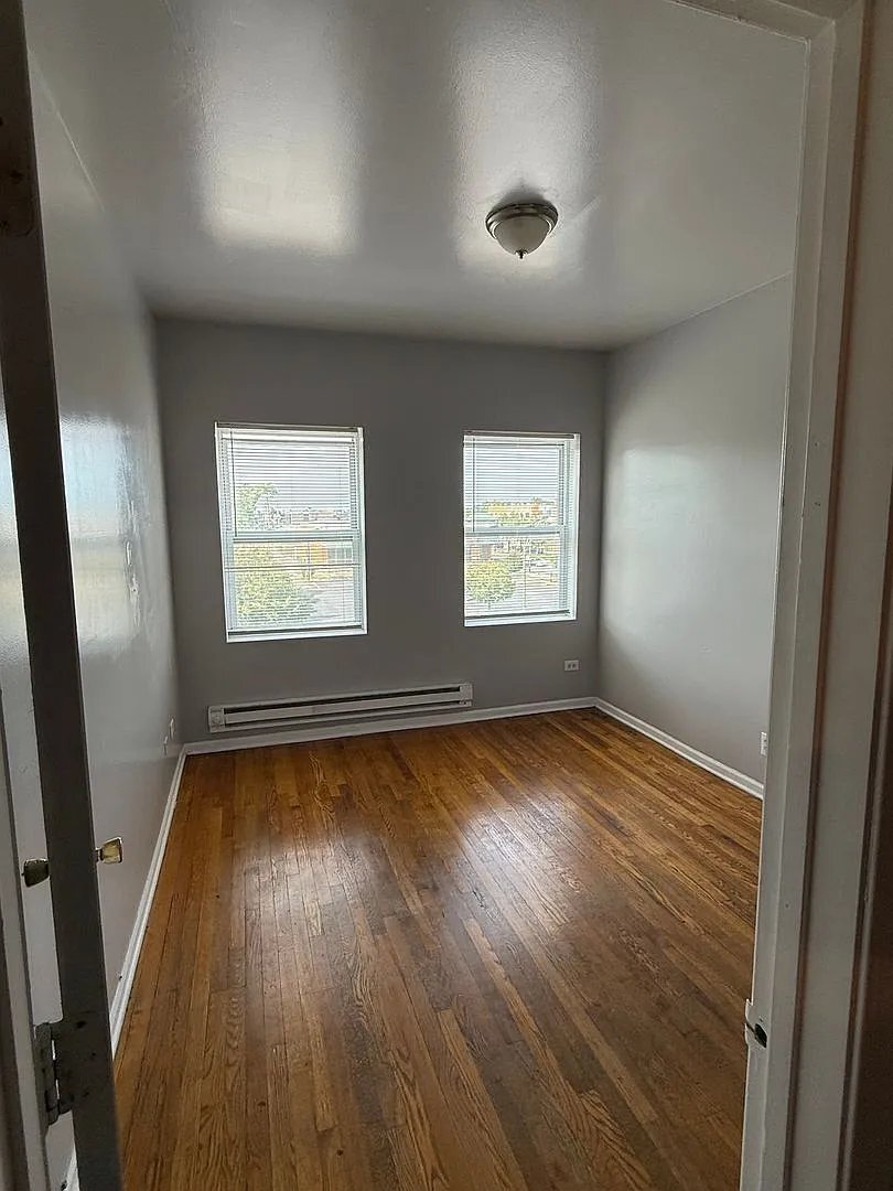 Building Photo - 1613 W 87th St