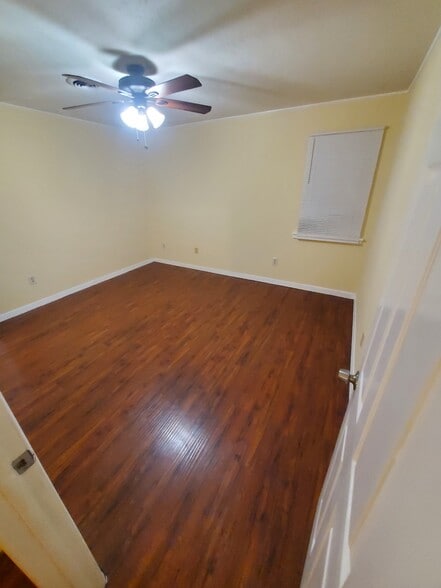 Building Photo - 2601 Jamestown Way