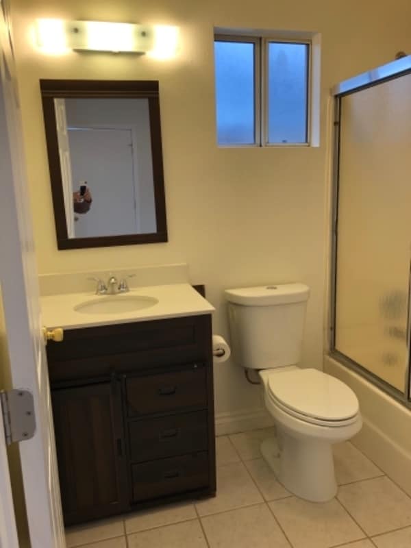 Building Photo - 638 Salem St