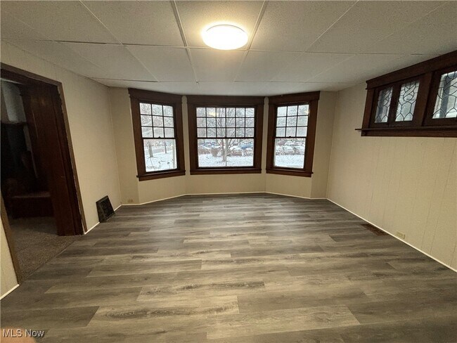 Building Photo - 408 S Arch Ave