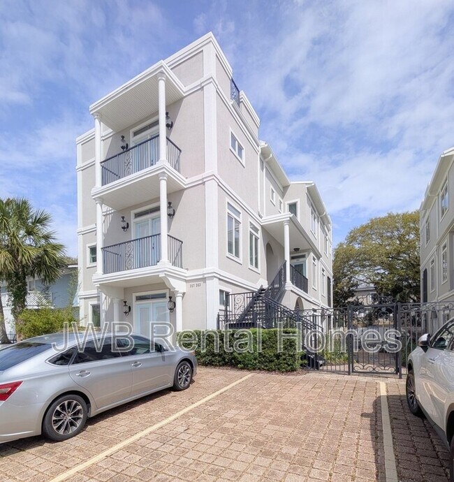 Building Photo - 361 Ahern St