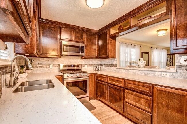 Building Photo - 21922 Paril Creek Dr