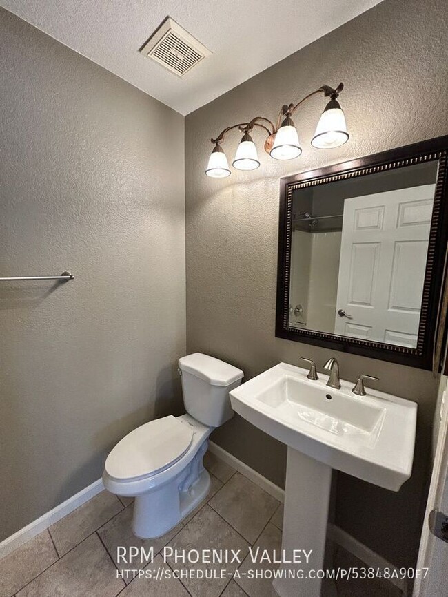 Building Photo - 3711 W Firehawk Dr