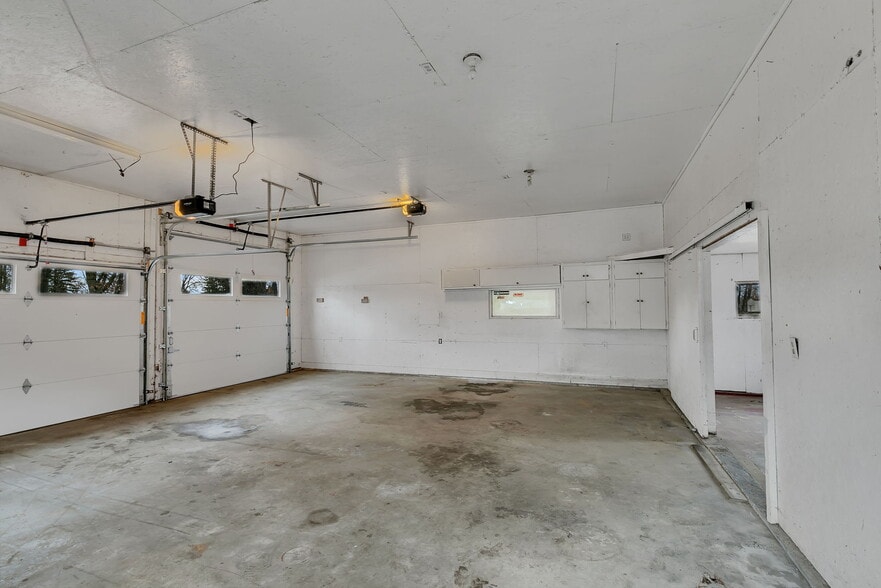 Building Photo - 355 Central Ave N