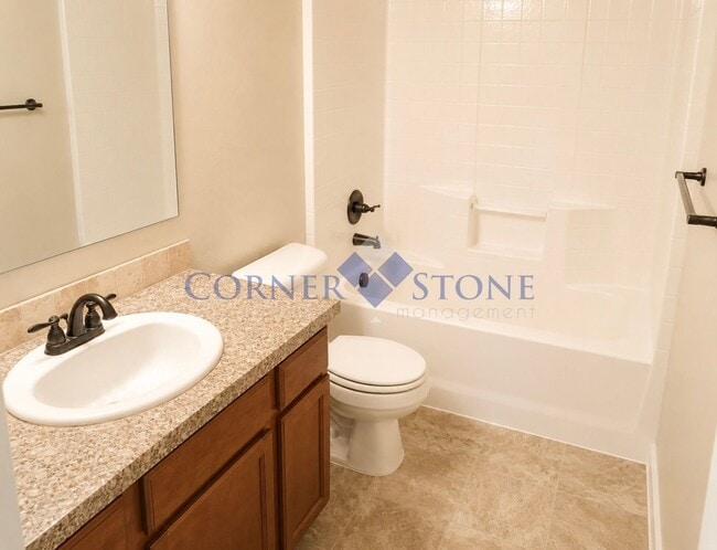 Building Photo - Amazing Home Meridian Home with Community Pool!
