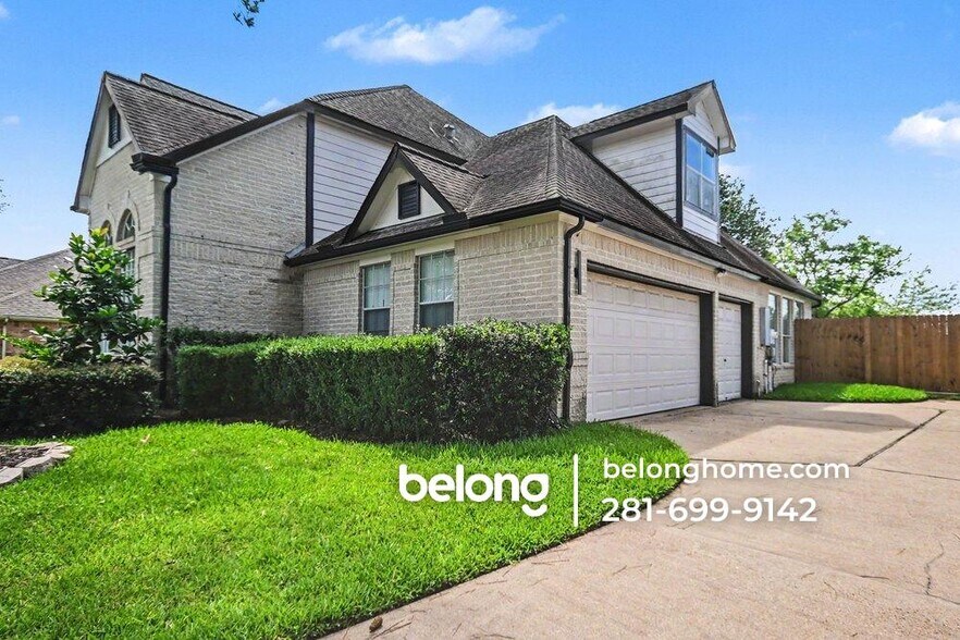 Building Photo - 2855 Everett Dr
