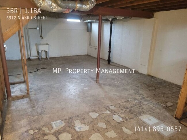 Building Photo - 6912 N 43rd St