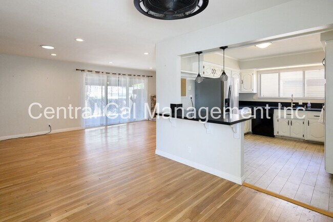 Building Photo - 3100 Baylor St