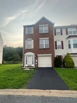 Building Photo - 8 Dolmen Ln