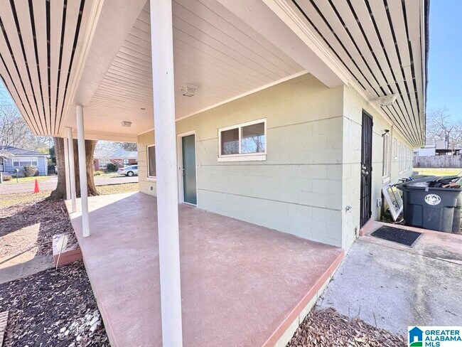 Building Photo - 5624 Avenue Q