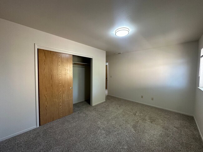Building Photo - 114 S Parsons Ave