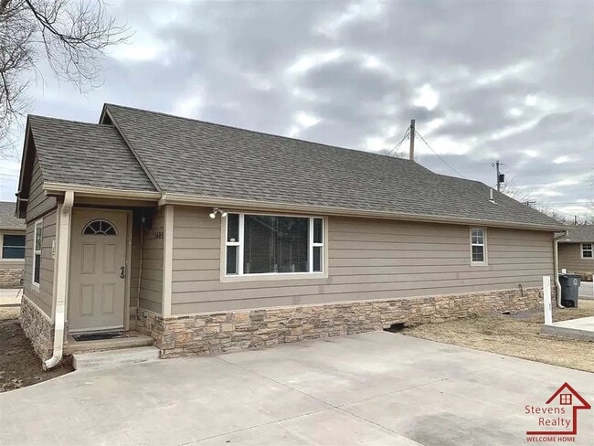 Primary Photo - 1604 NW Lindy Ave