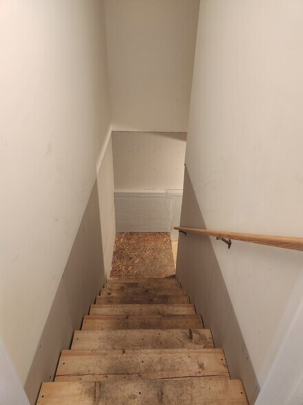 Building Photo - 30 Ivan Dr