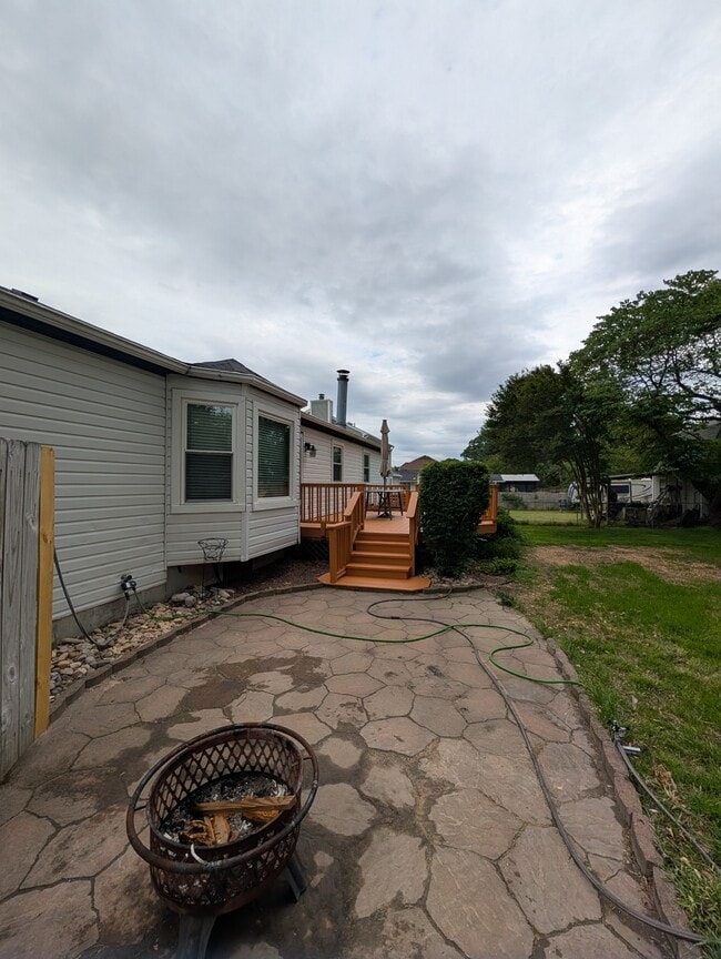 Building Photo - 229 Telford Dr