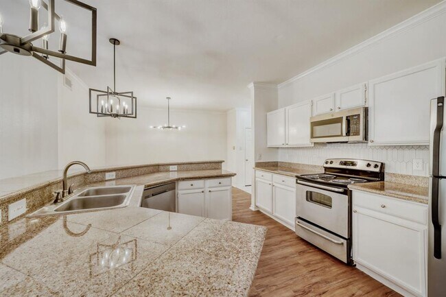 Building Photo - 6804 N Capital of Texas Hwy