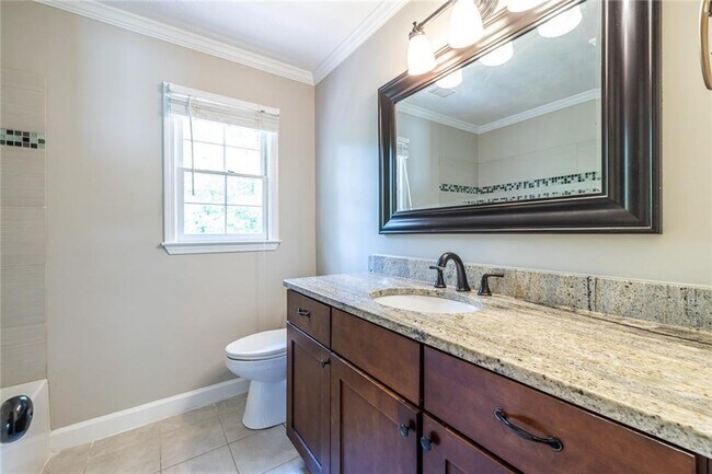Building Photo - 1093 Wash Lee Dr SW