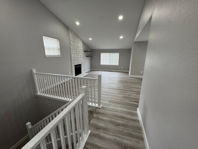 Building Photo - 8470 Everett Way