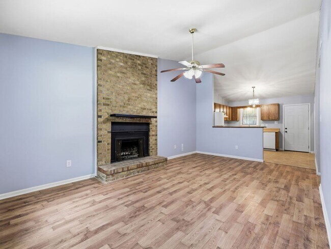 Building Photo - Welcome to Cedar Creek!