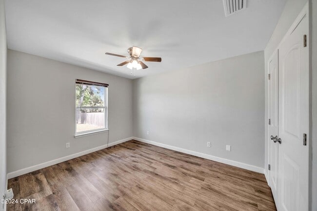 Building Photo - 205 Woodlawn Ct