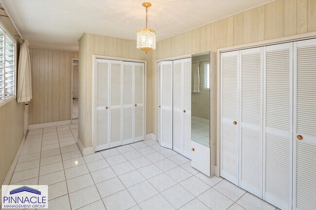 Building Photo - 378 Anolani St