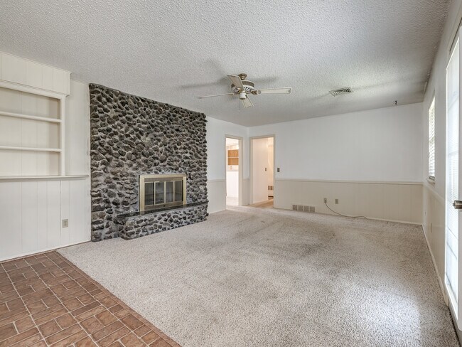 Building Photo - 6721 St Mary's Cir