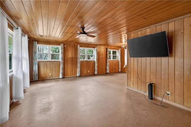 Building Photo - 1601 Walnut Ave