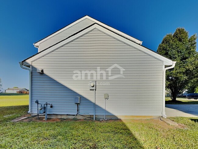 Building Photo - 1208 Scarlett Dr