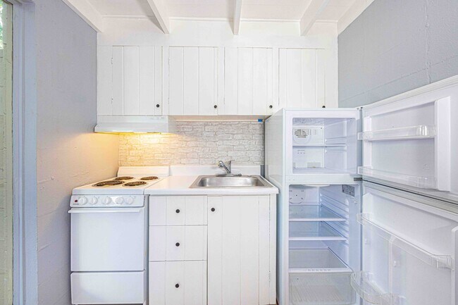 Building Photo - 30928 Spanish Oaks Dr W