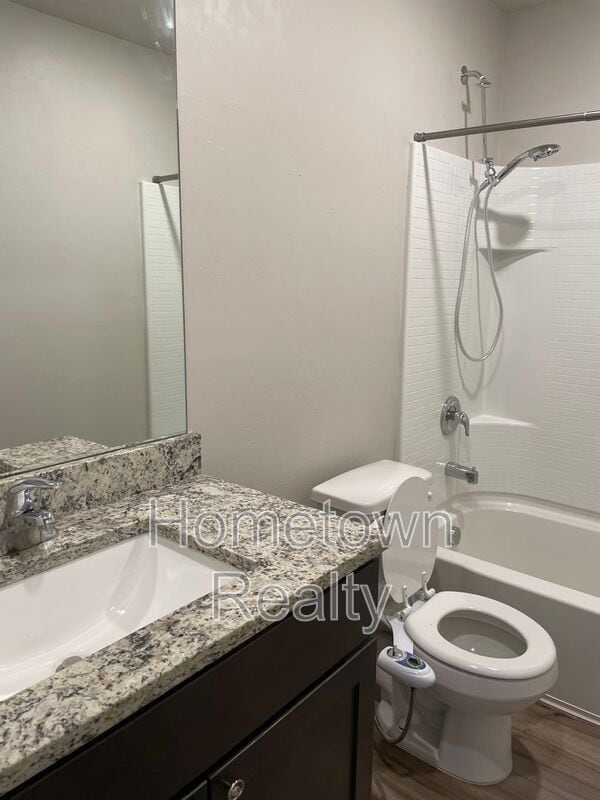 Building Photo - 1712 Vermilion Ln