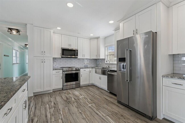 Building Photo - 1733 Bayou Grande Blvd NE