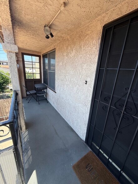 Balcony - 328 W 17th St