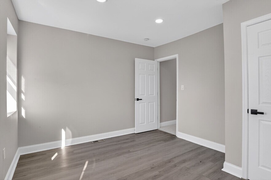 Building Photo - 1108 S Carey St