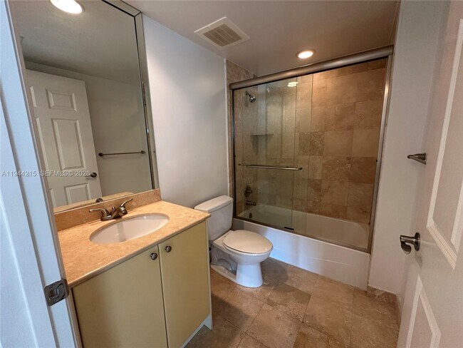 Building Photo - 1755 E Hallandale Beach Blvd
