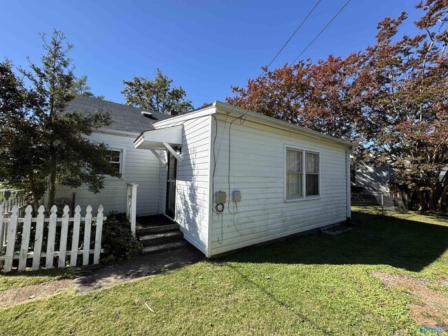 Building Photo - 2713 Hastings Rd SW