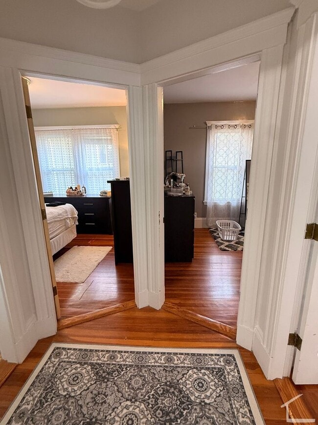 Building Photo - Beautiful Brighton townhouse with in unit laundry and included parking available 9/1/26
