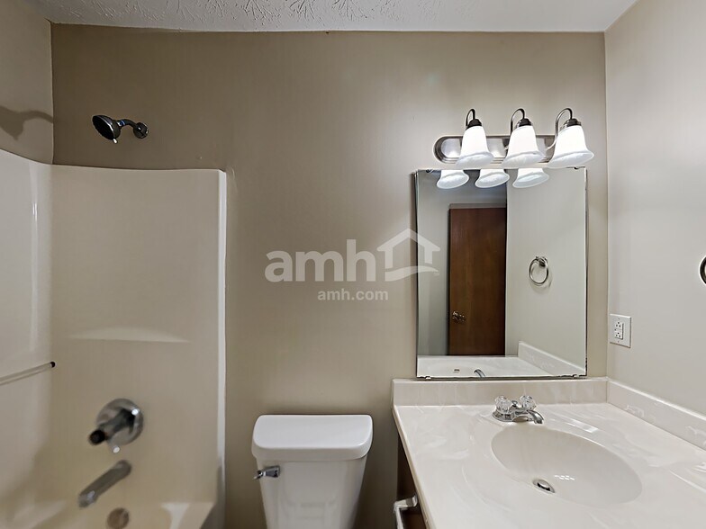 Building Photo - 8255 Captain Dr