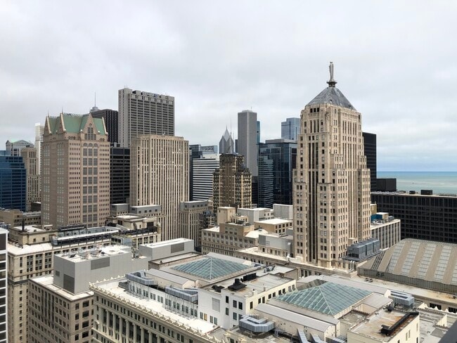 Building Photo - 235 W Van Buren St