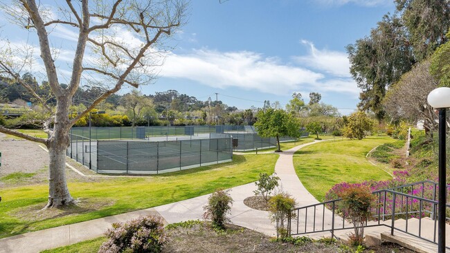 Building Photo - Lovely 1 bedroom Condo in Top-Rated Complex