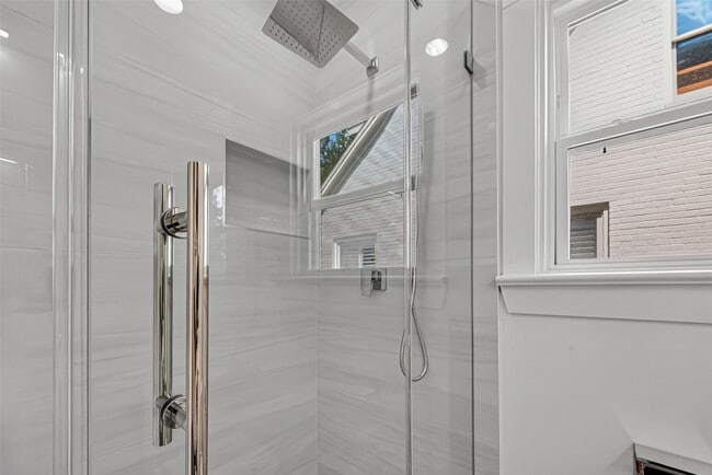 Building Photo - 2328 McClendon St