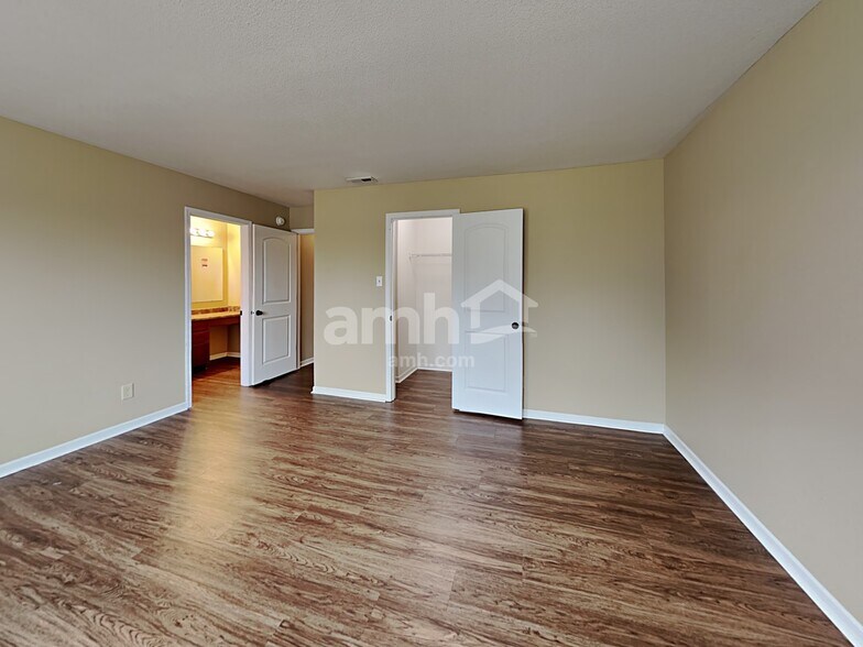 Building Photo - 2289 Seven Peaks Dr