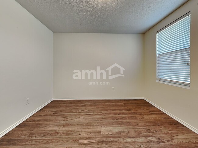 Building Photo - 3030 Dusty Ridge Dr