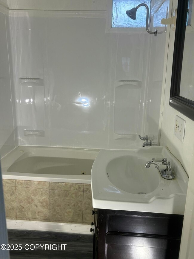 Building Photo - 18676 Amonson Rd