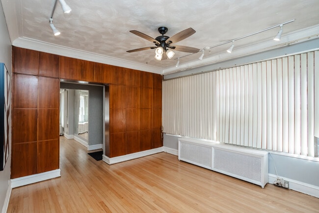Building Photo - 8040 S Clyde Ave