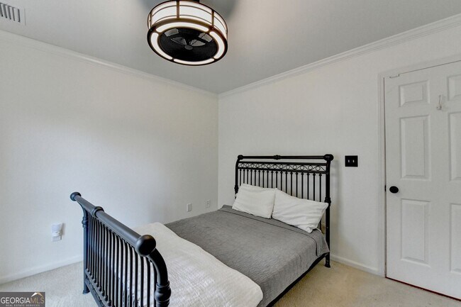 Building Photo - 2611 Briers N Dr